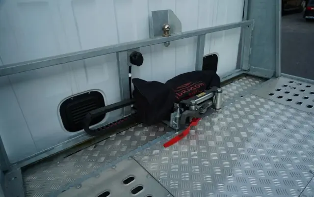 RENAULT MASTER / LAWETA  / WYCIĄGARKA / MANUAL / SPROWADZONY 