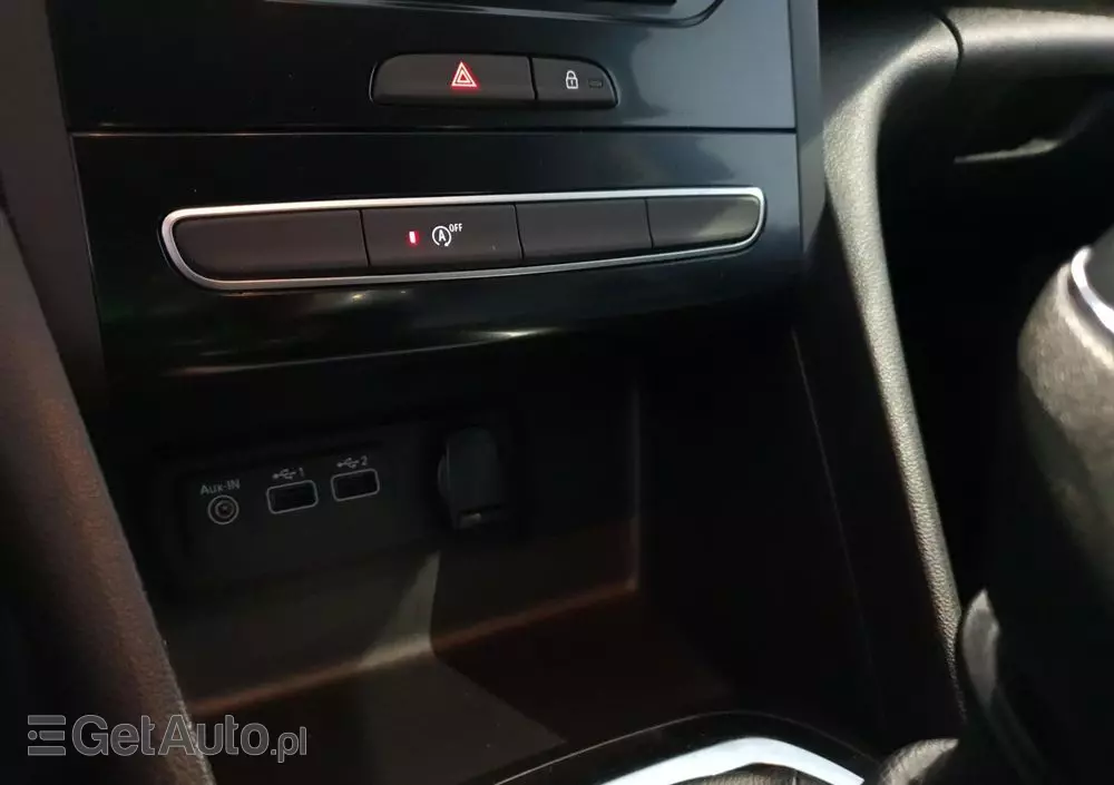 RENAULT Megane 1.3 TCe Zen