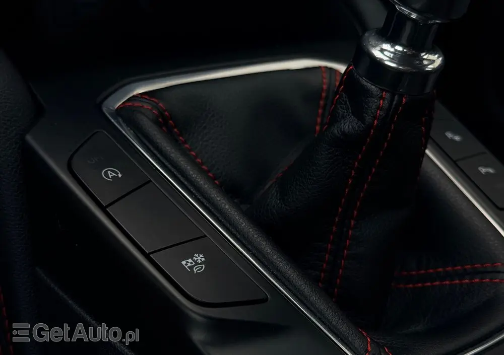 FORD Kuga 2.0 EcoBlue Hybrid ST-LINE