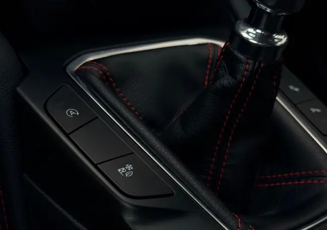 FORD Kuga 2.0 EcoBlue Hybrid ST-LINE