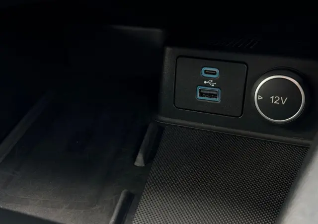 FORD Kuga 2.0 EcoBlue Hybrid ST-LINE