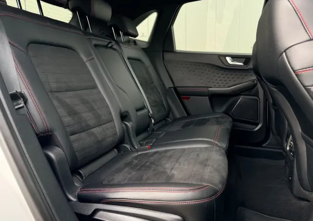 FORD Kuga 2.0 EcoBlue Hybrid ST-LINE