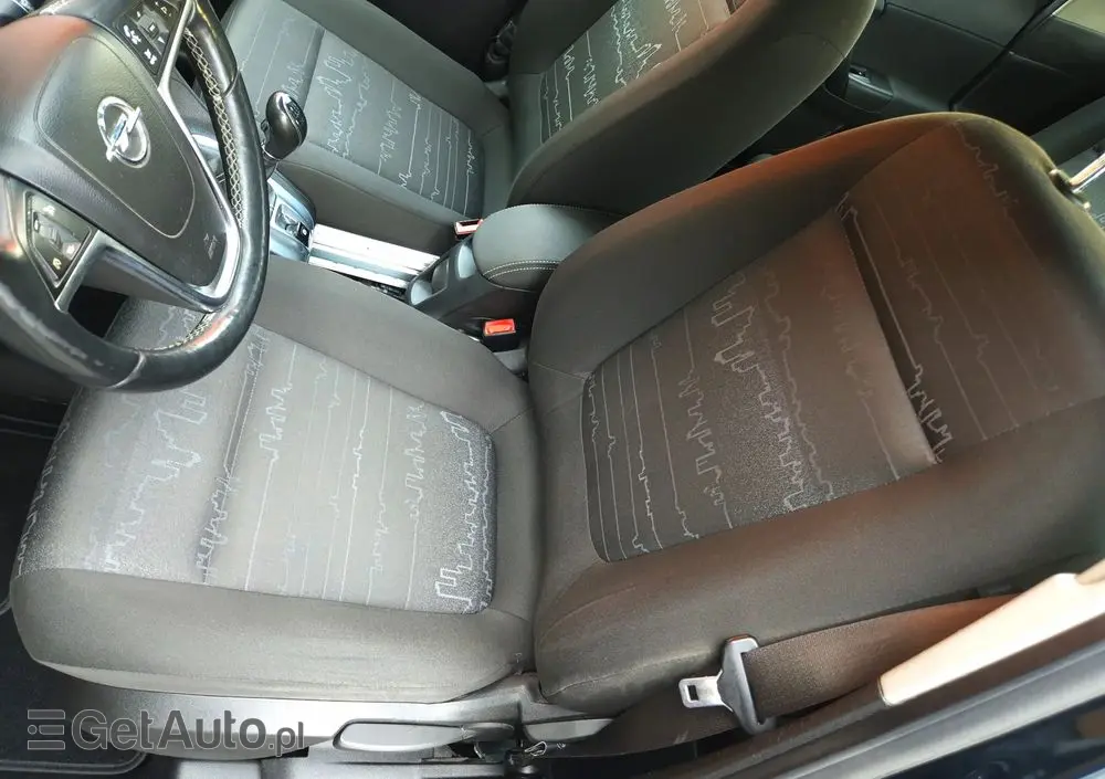 OPEL Meriva 1.4 T Design Edition