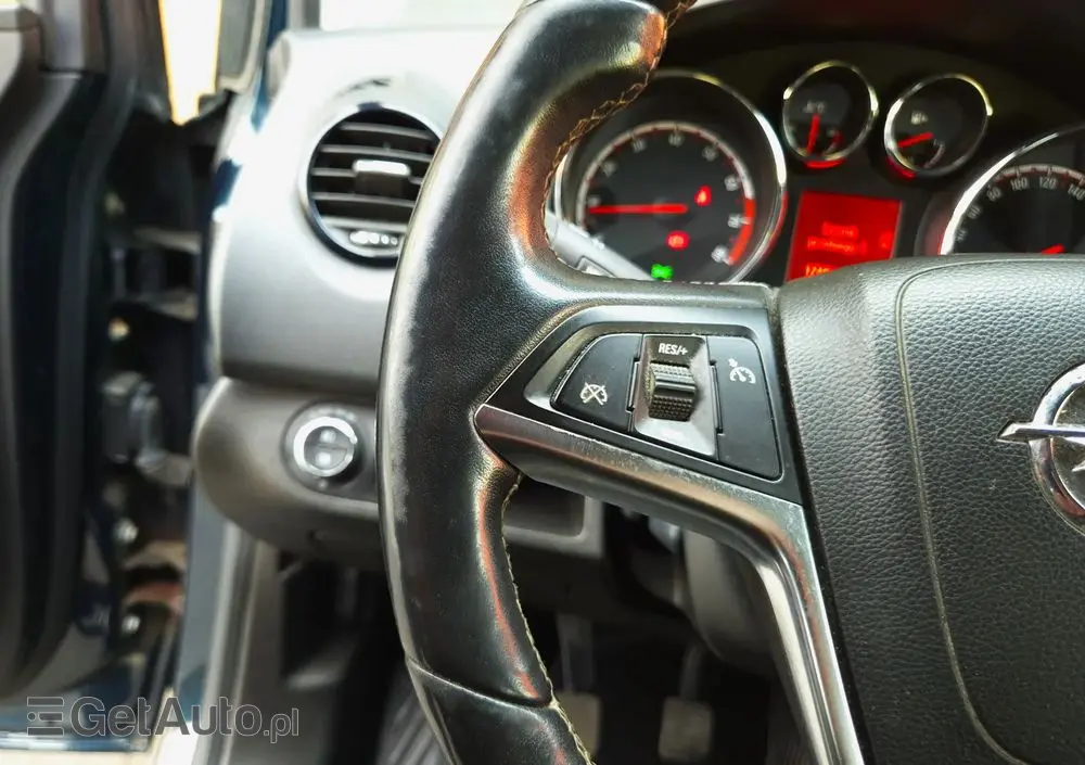 OPEL Meriva 1.4 T Design Edition