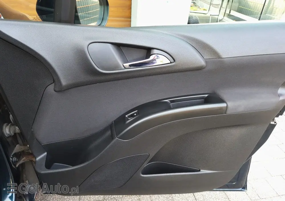 OPEL Meriva 1.4 T Design Edition