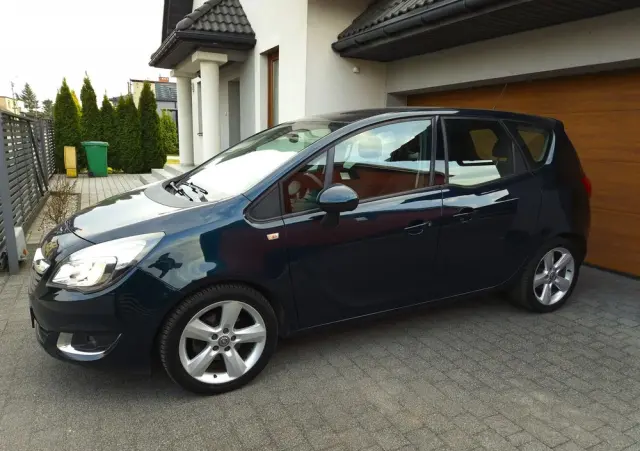 OPEL Meriva 1.4 T Design Edition