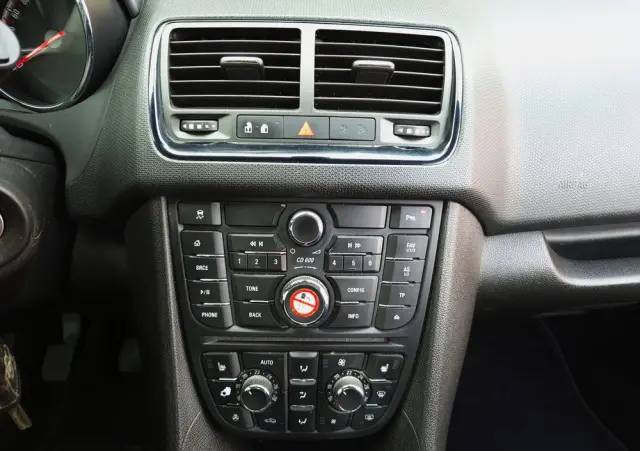 OPEL Meriva 1.4 T Design Edition