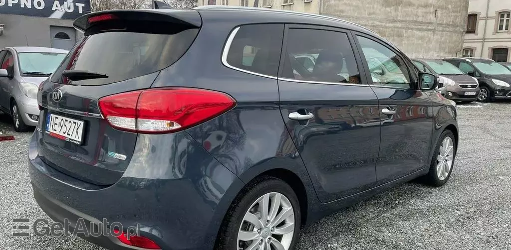KIA Carens 