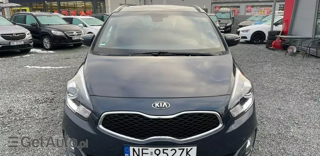 KIA Carens 