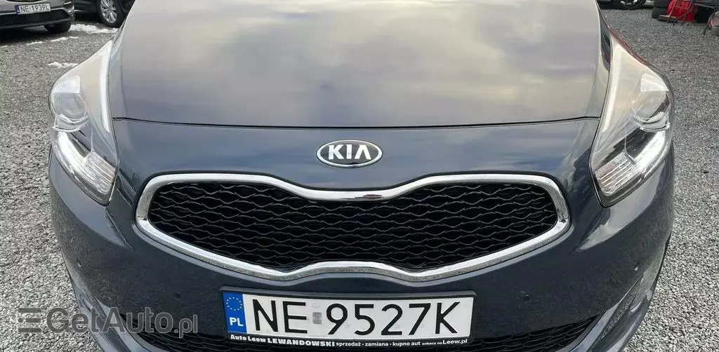 KIA Carens 