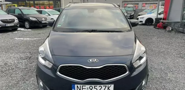 KIA Carens 