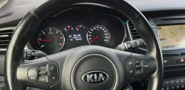 KIA Carens 