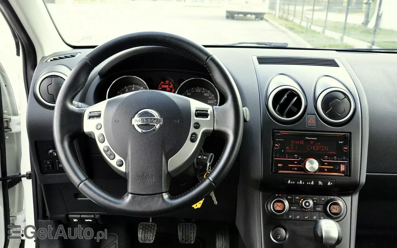 NISSAN Qashqai 1.6 Tekna