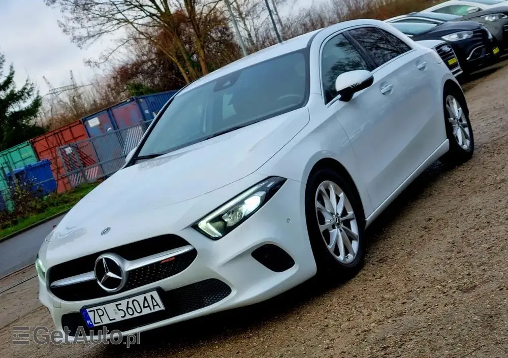 MERCEDES-BENZ Klasa A 180 d 7G-DCT