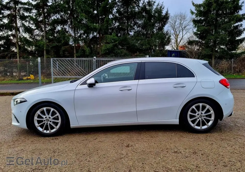 MERCEDES-BENZ Klasa A 180 d 7G-DCT