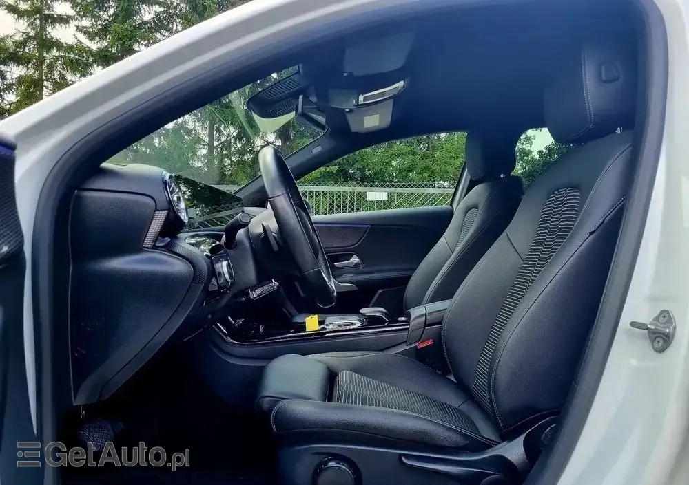 MERCEDES-BENZ Klasa A 180 d 7G-DCT