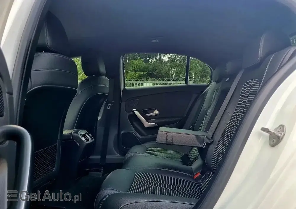 MERCEDES-BENZ Klasa A 180 d 7G-DCT