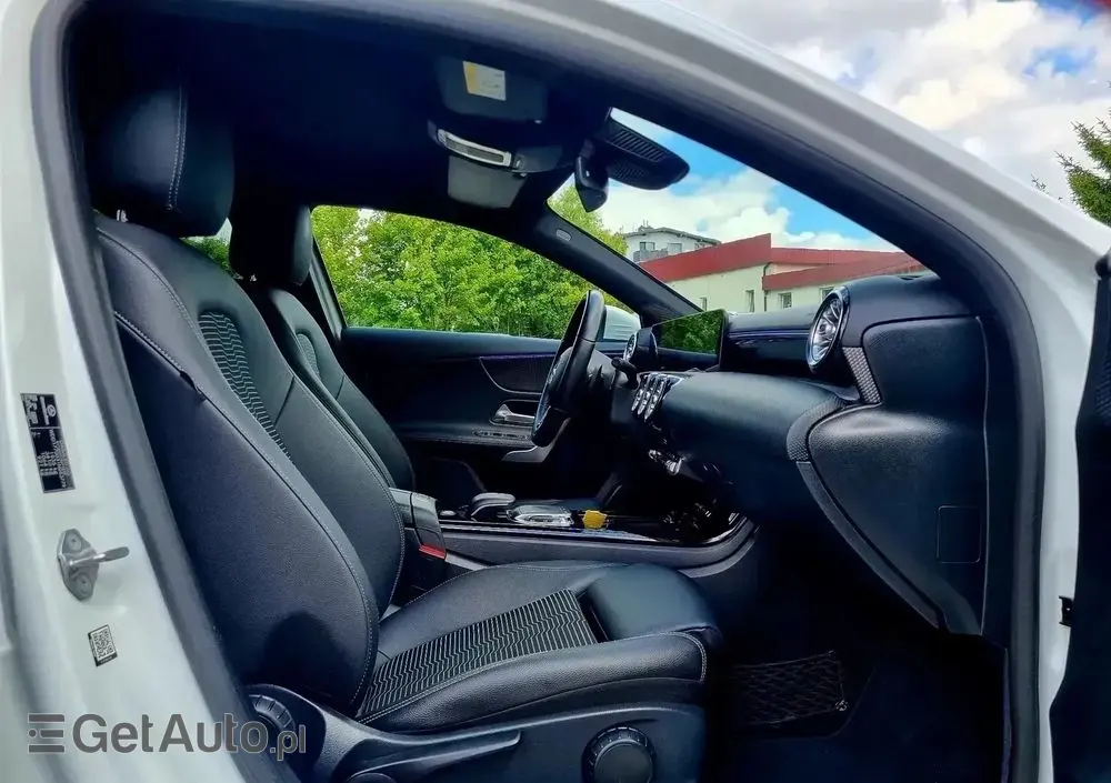 MERCEDES-BENZ Klasa A 180 d 7G-DCT