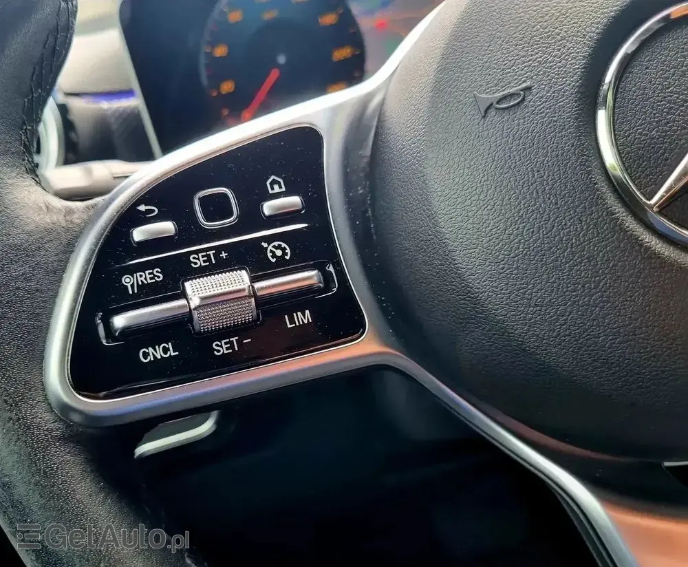 MERCEDES-BENZ Klasa A 180 d 7G-DCT