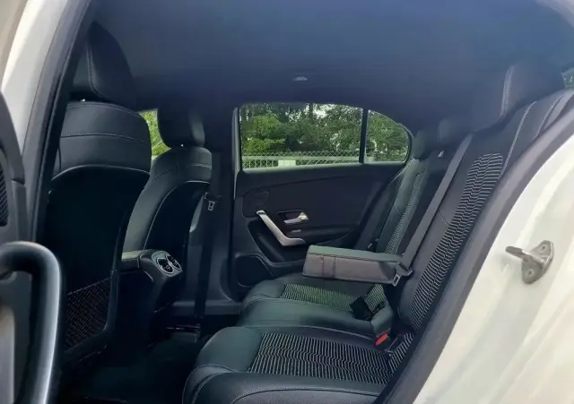 MERCEDES-BENZ Klasa A 180 d 7G-DCT