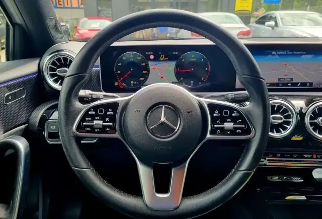 MERCEDES-BENZ Klasa A 180 d 7G-DCT