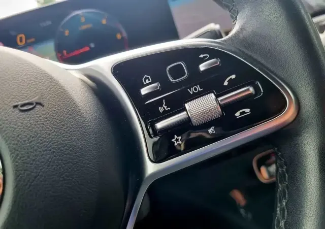 MERCEDES-BENZ Klasa A 180 d 7G-DCT