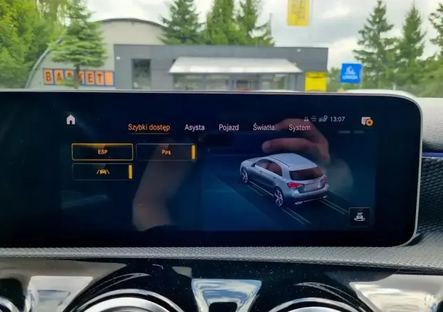 MERCEDES-BENZ Klasa A 180 d 7G-DCT