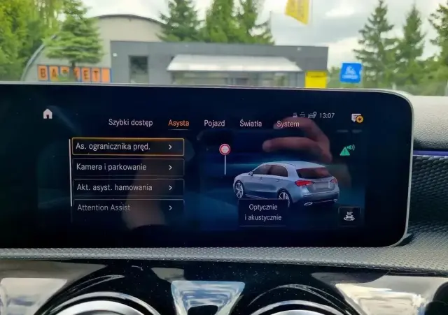 MERCEDES-BENZ Klasa A 180 d 7G-DCT