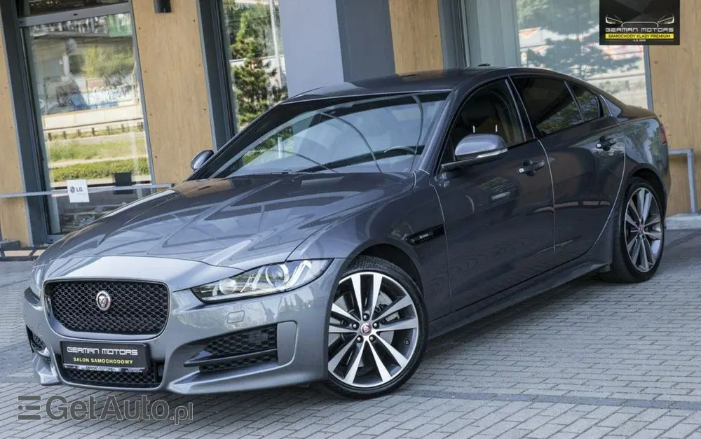 JAGUAR XE 