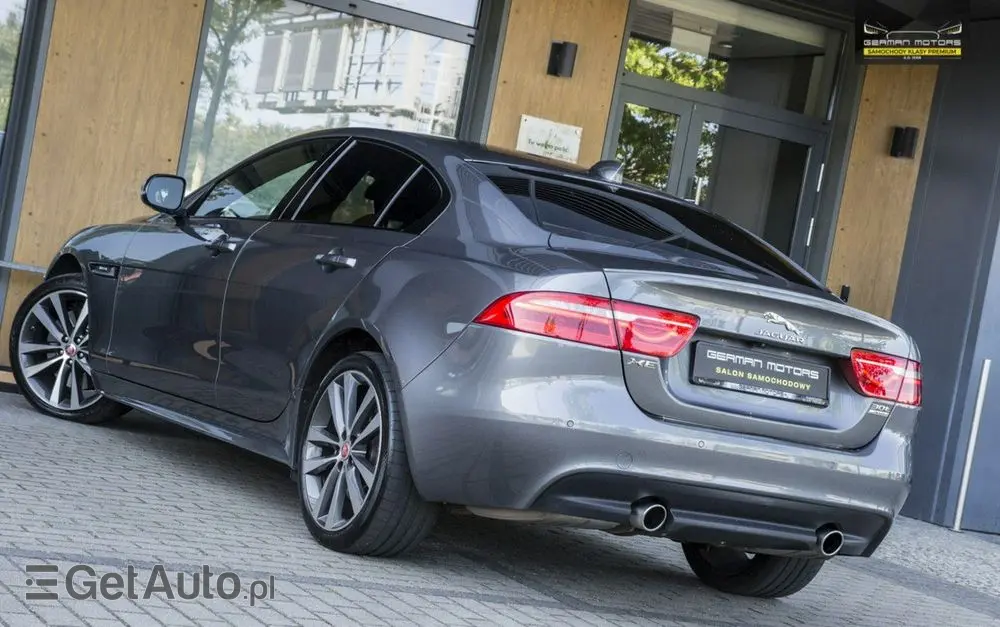 JAGUAR XE 