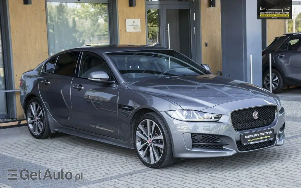 JAGUAR XE 