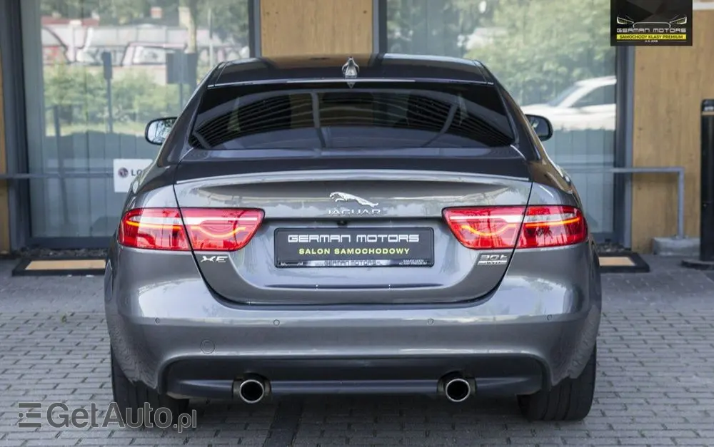 JAGUAR XE 