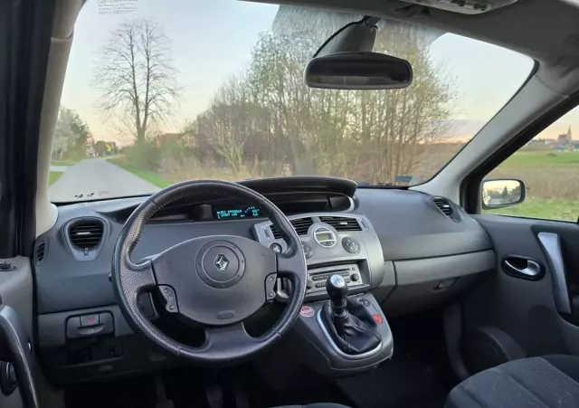 RENAULT Scenic 2.0 Confort Authentique