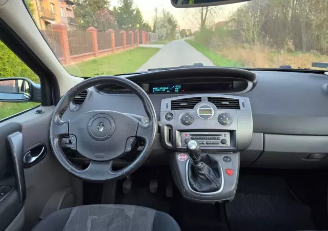 RENAULT Scenic 2.0 Confort Authentique