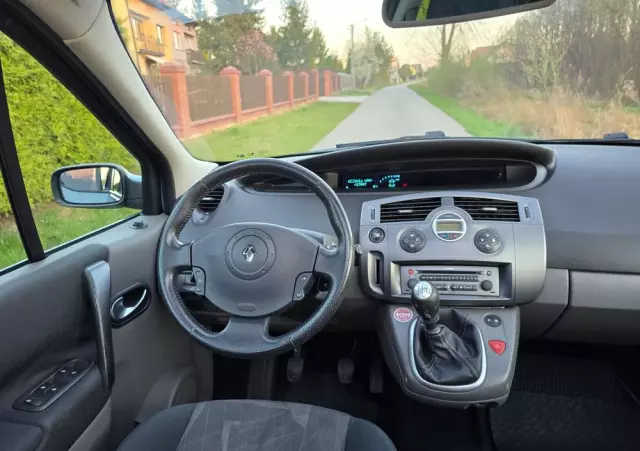 RENAULT Scenic 2.0 Confort Authentique