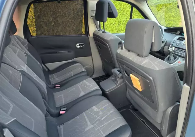 RENAULT Scenic 2.0 Confort Authentique