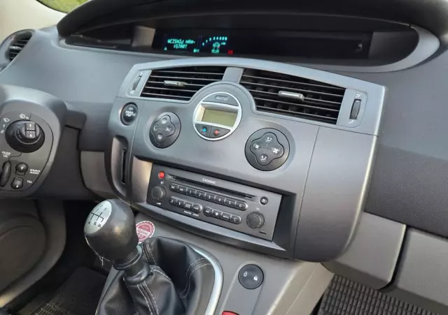 RENAULT Scenic 2.0 Confort Authentique