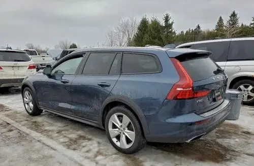 VOLVO V60 Cross Country 