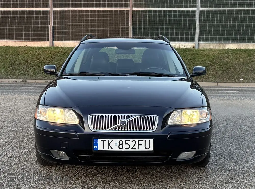 VOLVO V70 2.4 Momentum