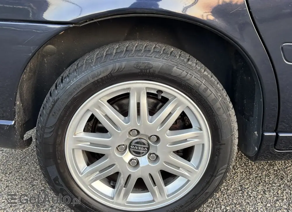 VOLVO V70 2.4 Momentum