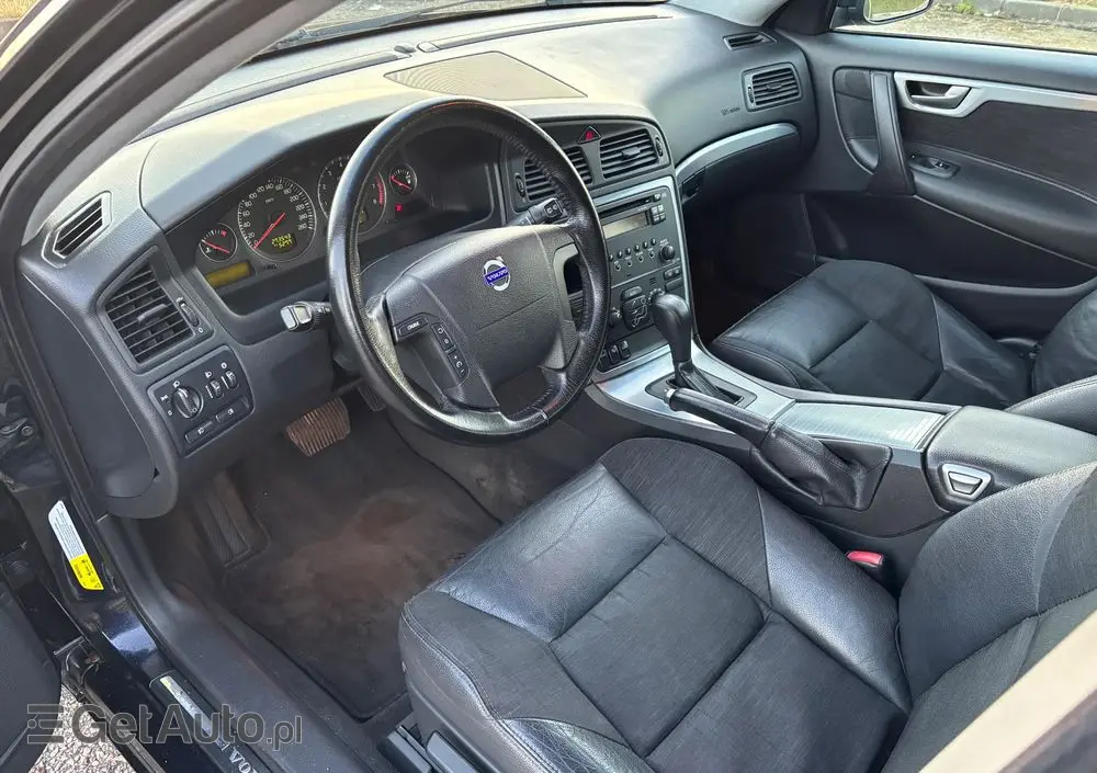 VOLVO V70 2.4 Momentum