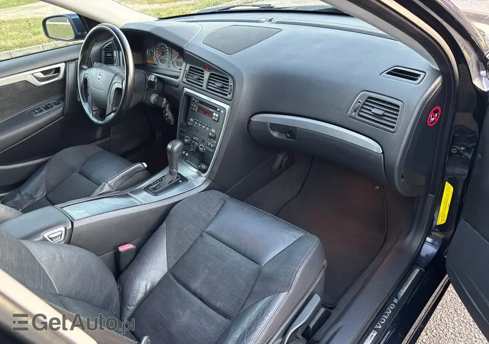 VOLVO V70 2.4 Momentum