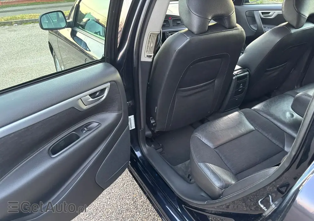 VOLVO V70 2.4 Momentum