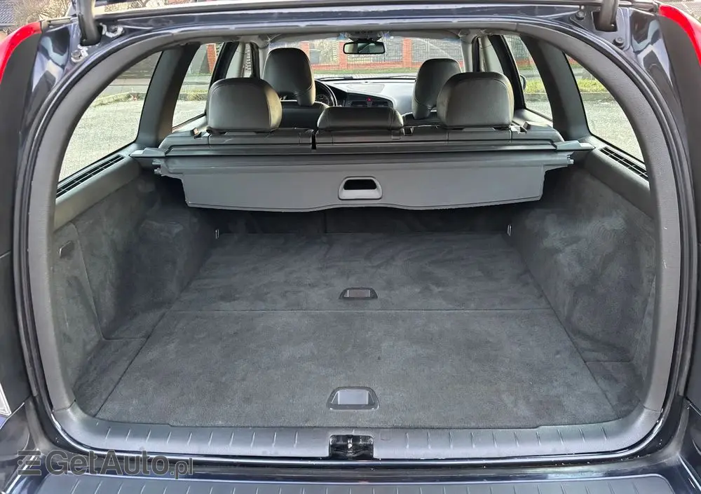 VOLVO V70 2.4 Momentum