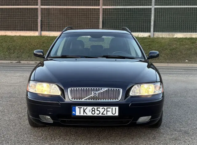 VOLVO V70 2.4 Momentum