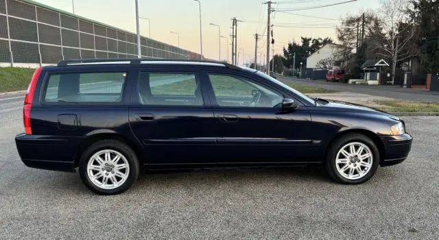 VOLVO V70 2.4 Momentum