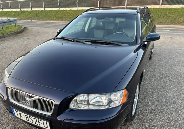 VOLVO V70 2.4 Momentum