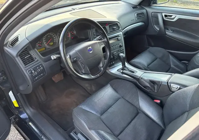 VOLVO V70 2.4 Momentum