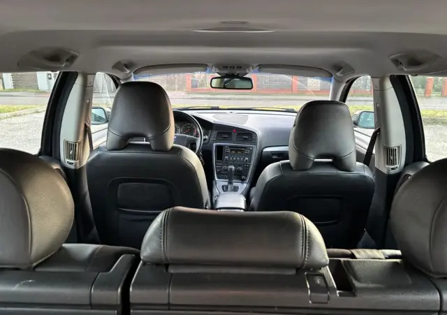 VOLVO V70 2.4 Momentum