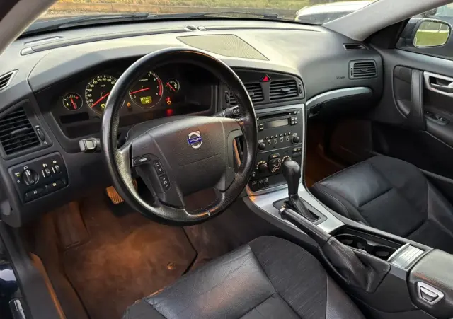 VOLVO V70 2.4 Momentum